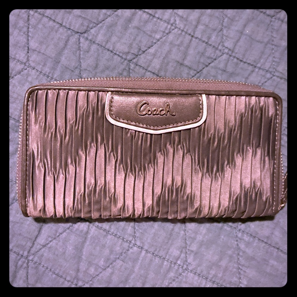 Beautiful Grey Coach Zip closure Wallet
